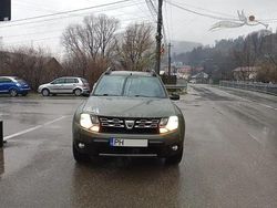 Verde Utilizat 2015 Dacia Duster Lauréate SUV | 9.800 EUR (Preț bun)
