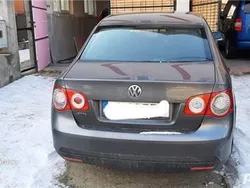 Gri Utilizat 2006 VW Jetta Berlinǎ | 2.100 EUR