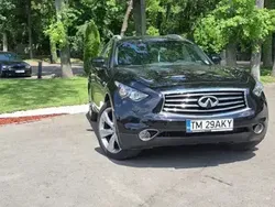 Infiniti QX70