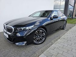Negru sapphire metalizat Utilizat 2024 BMW 520 Comfort Edition Berlinǎ | 64.000 EUR (Scump)