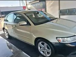 Utilizat 2008 Volvo S40 Berlinǎ | 2.600 EUR (Puțin scump)