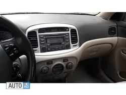 Verde Utilizat 2008 Hyundai Accent Berlinǎ | 1.600 EUR