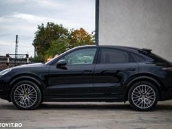 Culoarenegru Utilizat 2022 Porsche Cayenne SUV | 30.000 EUR