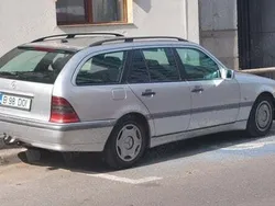 Argintiu Utilizat 1998 Mercedes C220 Break | 2.699 EUR
