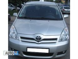 Gri Utilizat 2005 Toyota Corolla Verso Monovolum | 3.999 EUR