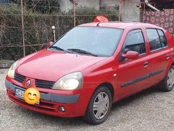 Rosu Utilizat 2005 Renault Clio II Berlinǎ | 1.700 EUR (Preț OK)