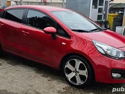 Utilizat 2013 Kia Rio Berlinǎ | 6.500 EUR