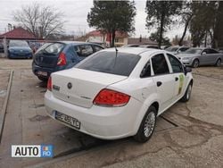Alb Utilizat 2010 Fiat Linea Berlinǎ | 2.799 EUR