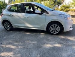 Utilizat 2012 Peugeot 208 Hatchback | 2.750 EUR