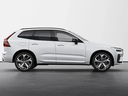 ["crystal white"] Utilizat 2023 Volvo XC60 SUV | 82.858 EUR