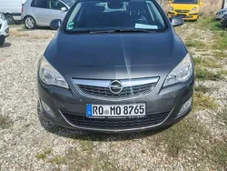 Culoaregri Utilizat 2012 Opel Astra Cosmo Hatchback | 3.700 EUR (Preț bun)
