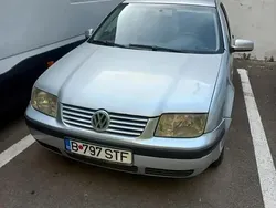 Utilizat 2005 VW Bora Berlinǎ | 1.400 EUR