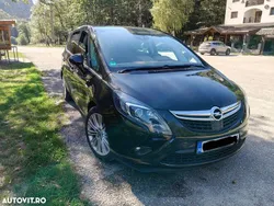 Culoarenegru Utilizat 2012 Opel Zafira Tourer Edition Monovolum | 7.890 EUR