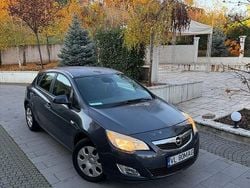 Albastru Utilizat 2010 Opel Astra Enjoy Hatchback | 3.400 EUR (Preț bun)