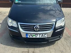 Negru Utilizat 2009 VW Touran Monovolum | 4.800 EUR (Preț OK)