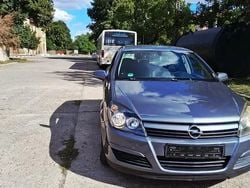 Gri Utilizat 2004 Opel Astra Hatchback | 800 EUR (Preț bun)