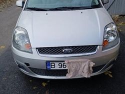 Utilizat 2006 Ford Fiesta Hatchback | 1.300 EUR (Preț OK)