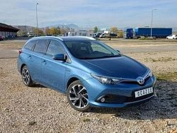 Culoarealbastru Utilizat 2015 Toyota Auris Break | 9.000 EUR (Super Preț)