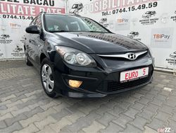 Negru Utilizat 2011 Hyundai i30 Classic Break | 4.990 EUR (Preț OK)