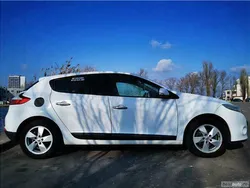 Alb Utilizat 2009 Renault Mégane III Hatchback | 4.700 EUR (Scump)
