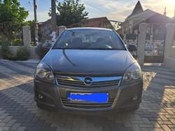 Utilizat 2010 Opel Astra Hatchback | 3.200 EUR (Preț bun)