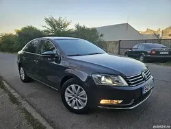 Utilizat 2013 VW Passat Berlinǎ | 8.090 EUR