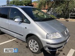 Gri Utilizat 2009 VW Sharan Monovolum | 4.800 EUR (Preț OK)