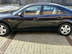 Negru Utilizat 2000 Ford Mondeo Berlinǎ | 1.200 EUR