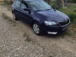 Albastru Utilizat 2015 Skoda Rapid Hatchback | 5.490 EUR (Preț bun)