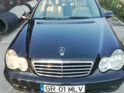 Utilizat 2005 Mercedes C200 Berlinǎ | 2.300 EUR