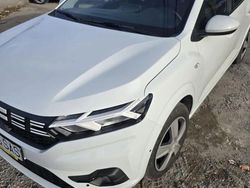 Culoarealb Utilizat 2024 Dacia Logan Essentiel Hatchback | 12.400 EUR (Puțin scump)