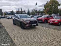 Maro Utilizat 2024 Toyota Highlander Luxury SUV | 63.000 EUR (Puțin scump)