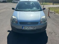 Culoarealbastru Utilizat 2005 Ford Fiesta Ambiente Hatchback | 1.600 EUR (Preț OK)