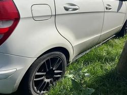 Utilizat 2008 Mercedes A160 Hatchback | 1.000 EUR