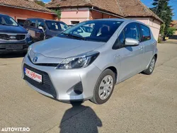 Culoarealbastru Utilizat 2013 Toyota Yaris Hybrid Luna | 8.650 EUR (Puțin scump)