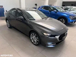 Gri Nouă 2025 Mazda 3 Center-Line Berlinǎ | 25.791 EUR (Puțin scump)