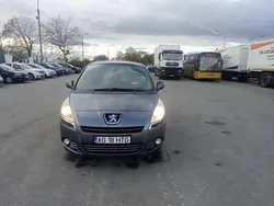Gri Utilizat 2011 Peugeot 5008 Monovolum | 4.500 EUR (Preț OK)
