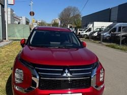 Rosu Nouă 2025 Mitsubishi Outlander P-HEV SUV | 50.177 EUR