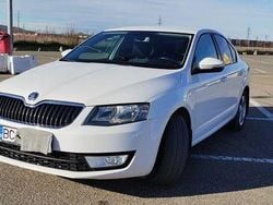 Culoarealb Utilizat 2014 Skoda Octavia Elegance Berlinǎ | 7.600 EUR (Preț bun)