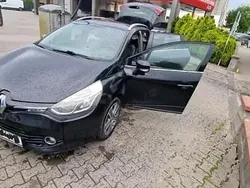 Negru Utilizat 2015 Renault Clio GrandTour Break | 4.250 EUR (Preț OK)