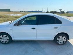 Alb Utilizat 2014 Skoda Rapid Hatchback | 4.000 EUR