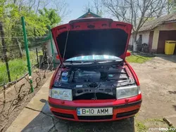 Rosu Utilizat 2004 Skoda Octavia Elegance Hatchback | 2.800 EUR (Preț bun)