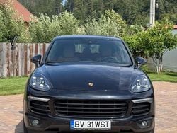 Culoarenegru Utilizat 2016 Porsche Cayenne SUV | 29.800 EUR (Preț bun)