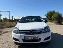 Culoarealb Utilizat 2009 Opel Astra Hatchback | 2.650 EUR (Puțin scump)