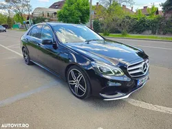 Negru Utilizat 2015 Mercedes E220 Edition Berlinǎ | 15.900 EUR (Preț bun)