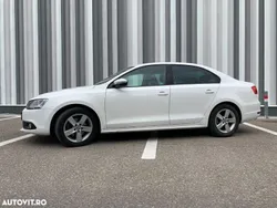 Alb Utilizat 2013 VW Jetta Comfortline Berlinǎ | 6.690 EUR (Preț OK)