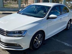 Alb Utilizat 2015 VW Jetta Comfortline Berlinǎ | 8.200 EUR (Preț OK)