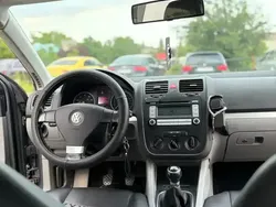 Utilizat 2006 VW Jetta Berlinǎ | 2.300 EUR