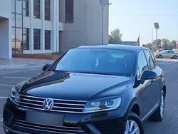 Culoarenegru Utilizat 2015 VW Touareg SUV | 13.750 EUR (Super Preț)