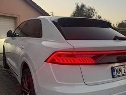 Culoarealb Utilizat 2021 Audi Q8 Comfort SUV | 60.000 EUR (Puțin scump)